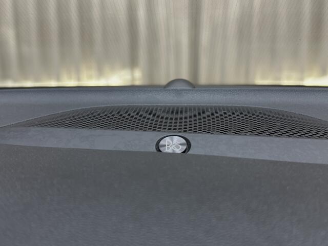 Ford FOCUS 1.0 EcoBoost Hybrid *ST Line* 155PK! / Facelift / Stuur/Stoelverwarming / Apple Carplay / Keyless / Trekhaak / B&O / LED / Org.NL!