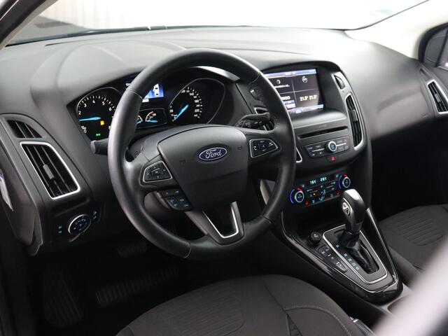 Ford FOCUS Wagon 1.5 Titanium (Trekhaak / Stoel-Stuur-Voorruitverwarming)