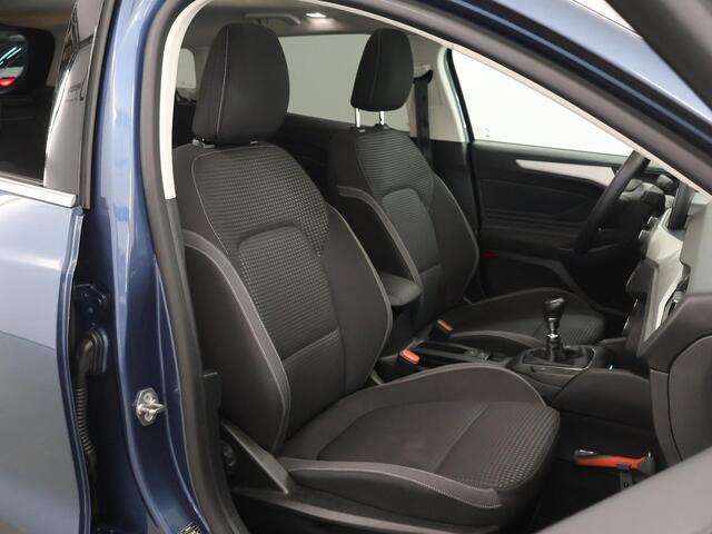 Ford FOCUS Wagon 1.0 EcoBoost Hybrid Trend Edition Business | Trekhaak | Panoramadak | Navigatie | Climate Control | Keyless Go | Parkeercamera |