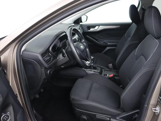 Ford FOCUS 1.0 EcoBoost Titanium | Adaptive Cruise | Bang & Olufsen | Stoel & Stuurverwarming | Camera | Full LED | Park Assist | DAB+ | Climate control | Parkeerhylp | Carplay | Navigatie