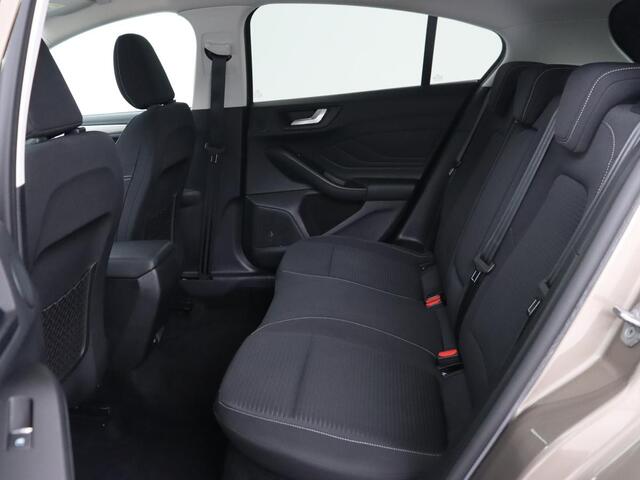 Ford FOCUS 1.0 EcoBoost Titanium | Adaptive Cruise | Bang & Olufsen | Stoel & Stuurverwarming | Camera | Full LED | Park Assist | DAB+ | Climate control | Parkeerhylp | Carplay | Navigatie