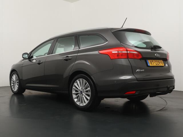 Ford FOCUS Wagon 1.5 Titanium - Navigatie - Climate Control - Trekhaak