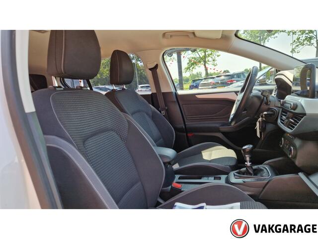 Ford FOCUS 1.0 EcoB. Tr Ed. bns