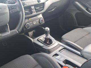 ford-focus-wagon-1.5-i-st-line-150-