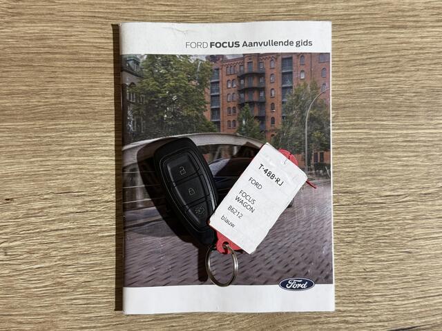 Ford FOCUS Wagon 1.0 EcoBoost Hybrid ST Line X | Cruise control | Verwarmde voorruit | Voorstoelen verwarmd