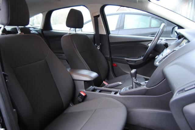 Ford FOCUS 1.0 Lease Edition || Apple Carplay! || Trekhaak