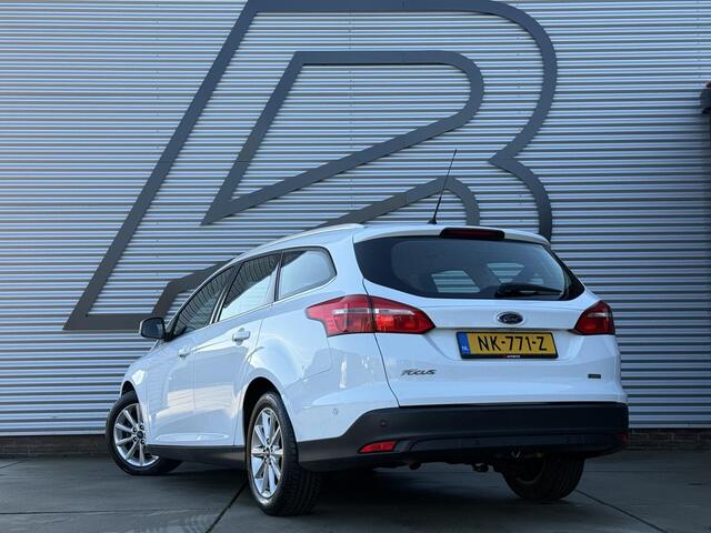 Ford FOCUS Wagon 1.0 Titanium 1e Eigenaar,Navi,Clima,Cruise,PDC V+A,Dealer Onderhouden,6-Bak,N.A.P,APK tot 04-2026