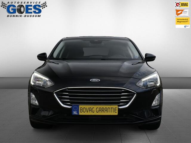 Ford FOCUS hatchback/sedan Titanium X