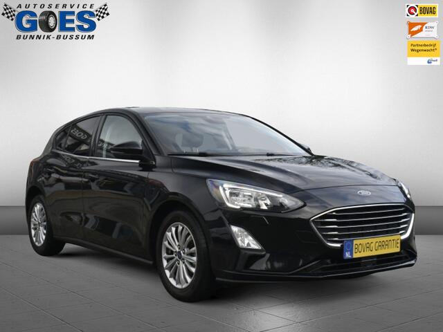 Ford FOCUS hatchback/sedan Titanium X