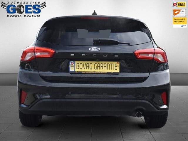 Ford FOCUS hatchback/sedan Titanium X