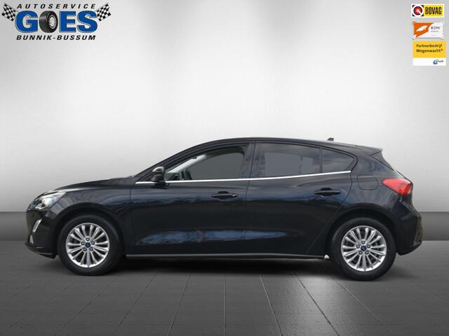 Ford FOCUS hatchback/sedan Titanium X