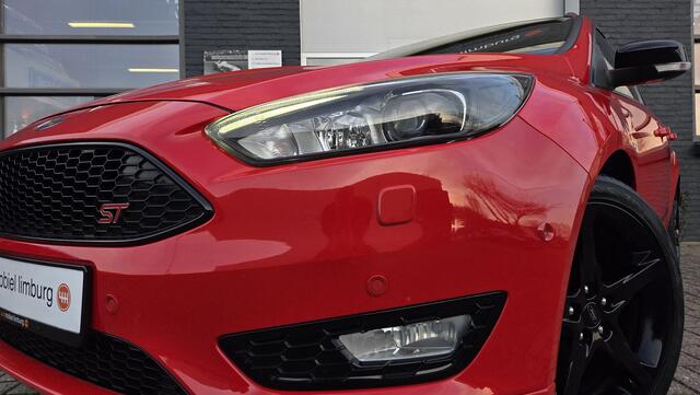 Ford FOCUS Wagon 1.5 Red Edition ST-line | Bi-xenon | LED | WINTERPAKKET | VOLLEDIGE ONDERHOUDSHISTORIE