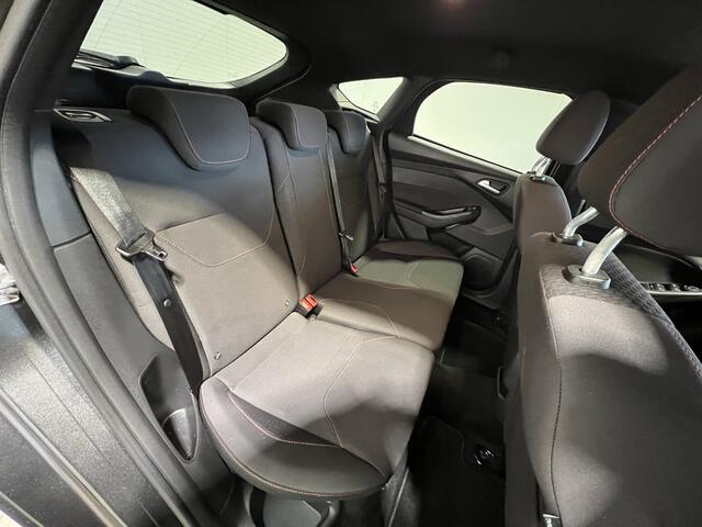 Ford FOCUS 1.0 ST-Line | Navigatie/Android/Apple Carplay | LM Velgen 18" | Cruise Control | Airco | Parkeer sensor v+a