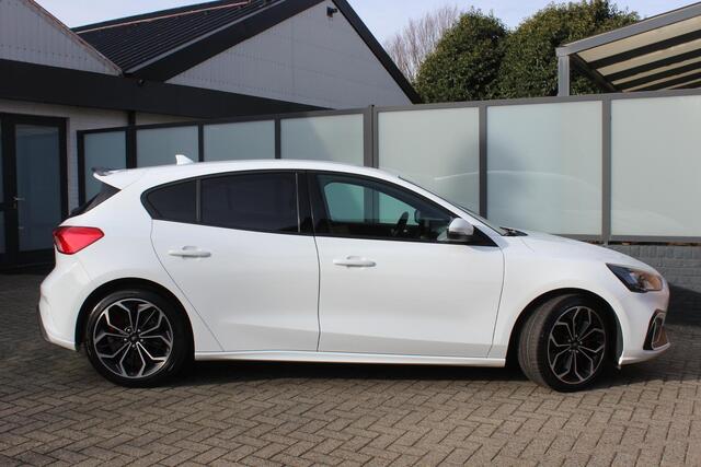 Ford FOCUS 1.5 EcoBoost ST Line Business 182PK Unieke KM Stand! Liefhebber! 100% Dealer onderhouden