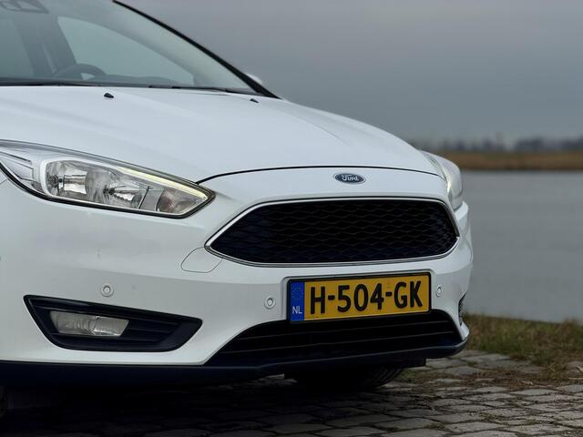 Ford FOCUS Wagon 1.5 Titanium|17"LM|Stoel/Stuur Verwarming