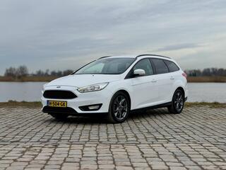 ford-focus-wagon-1.5-titanium17"lm
