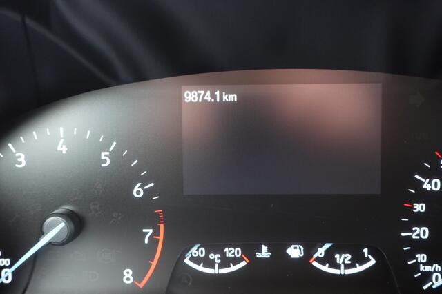 Ford FOCUS 1.0 EBH TITANIUM X Nieuwstaat Winterpack