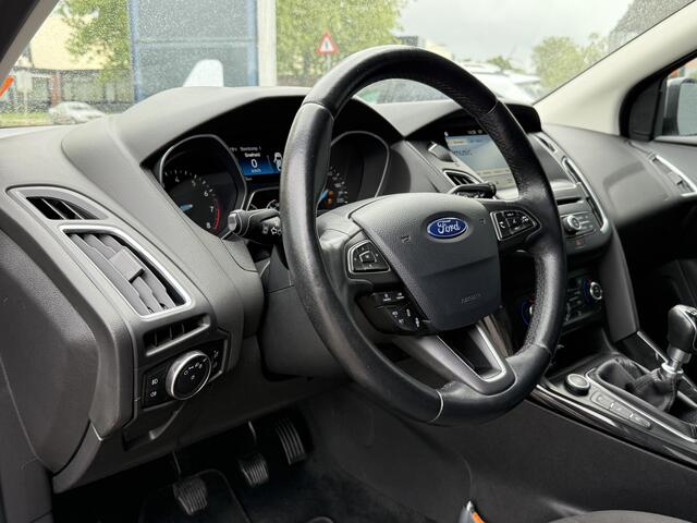 Ford FOCUS BWJ 2018 | 1.0 126PK Titanium | TREKHAAK | SCHUIFDAK | CLIMA | CAMERA | CARPLAY | NAVI | CRUISE | 2X PDC |