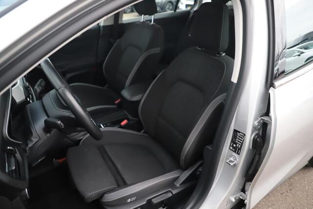 Ford FOCUS Wagon 1.0 EcoBoost Hybrid Trend Edition Business 125PK Trekhaak 16 inch LMV Navigatie Achteruitrijcamera Carplay Android