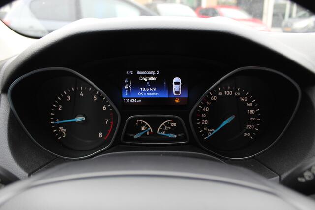 Ford FOCUS Wagon 1.0i "Edition" Cruise - Navi - Trekhaak !!! 125 Pk