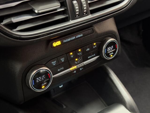 Ford FOCUS Wagon 1.0 EcoBoost HYBRIDE ST-LINE. NAVI AIRCO SPORT-INT APPLE-CARPLAY LED LMV PDC