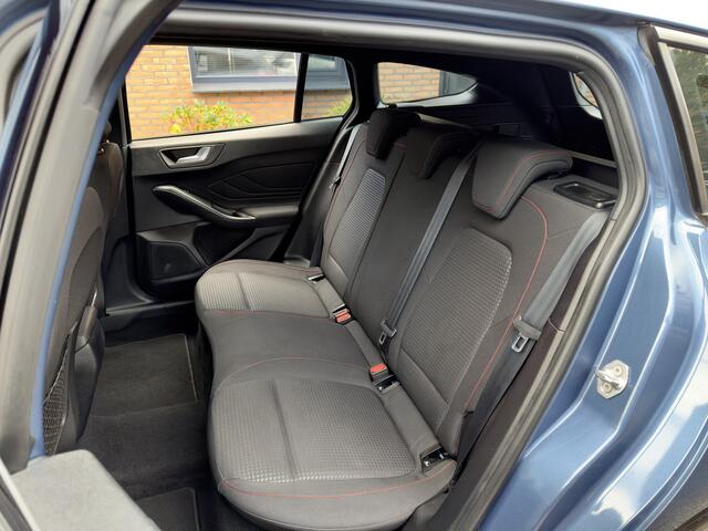 Ford FOCUS Wagon 1.0 EcoBoost HYBRIDE ST-LINE. NAVI AIRCO SPORT-INT APPLE-CARPLAY LED LMV PDC