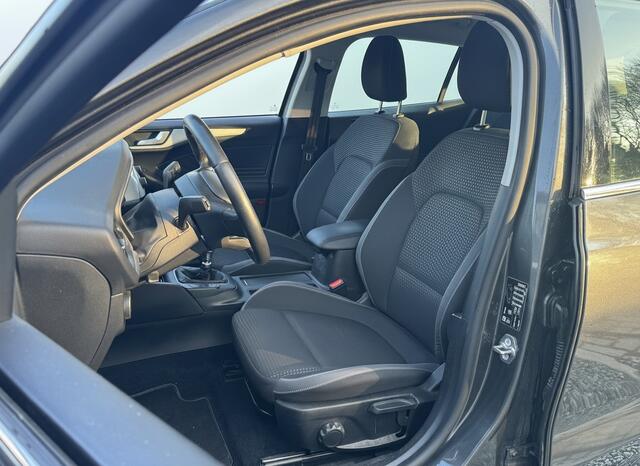 Ford FOCUS Wagon 1.0 EcoBoost TREND EDITION BUSINESS TREKHAAK/NAVI/CARPLAY