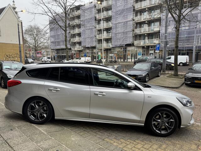 Ford FOCUS Wagon 1.0 EcoBoost ST Line Business | Navigatie | Apple Carplay | Cruise Control | Stuur + Stoelverwarming | Automatisch Parkeren | Keyless Entry| Parkeersensoren Voor + Achter | Achteruitrijcamera | lederen/stof bekleding | 1