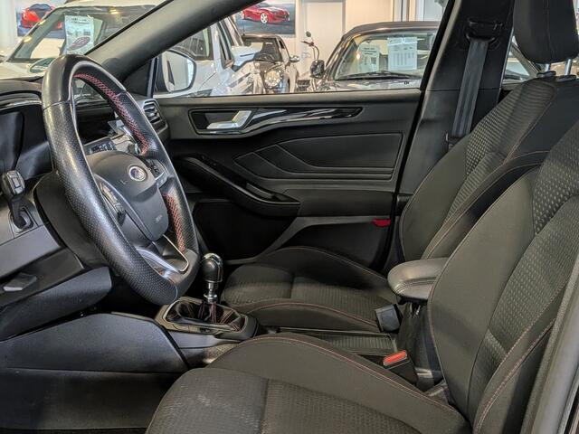 Ford FOCUS Wagon 1.0 EcoBoost Titanium Business Airco, Cruise Control, Trekhaak, Stuurbekrachtiging