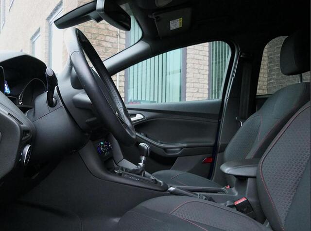 Ford FOCUS Wagon 1.0 ST-Line NAVI BLUETOOTH 17" CRUISE PDC 125PK