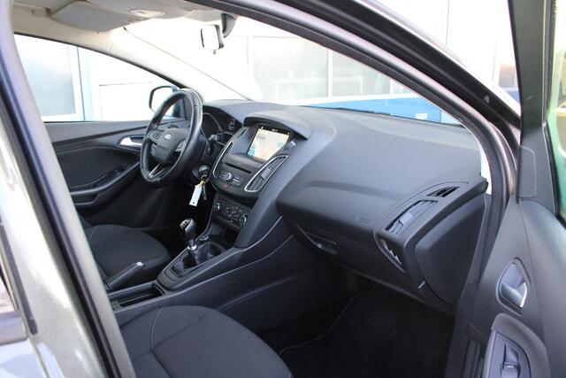 Ford FOCUS Wagon 1.0 Lease Edition | Trekhaak | Stoelverwarming | Airco | Cruise Control | Navigatie | CarPlay |