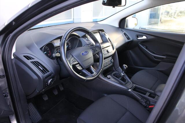 Ford FOCUS Wagon 1.0 Lease Edition | Trekhaak | Stoelverwarming | Airco | Cruise Control | Navigatie | CarPlay |