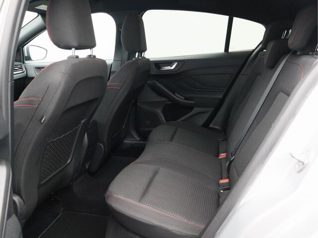 Ford FOCUS 1.0 EcoBoost Hybrid ST Line/ lage km/ zeer mooi!