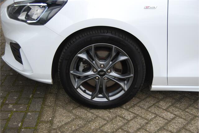 Ford FOCUS Wagon 1.0 EcoBoost ST Line Wagon 125pk NL-AUTO | PANORAMADAK | CLIMATE | PDC V+A | APPLE/ANDRIOD