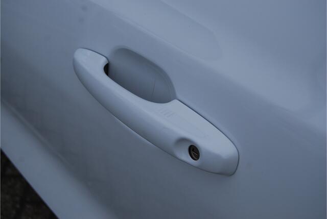 Ford FOCUS Wagon 1.0 EcoBoost ST Line Wagon 125pk NL-AUTO | PANORAMADAK | CLIMATE | PDC V+A | APPLE/ANDRIOD