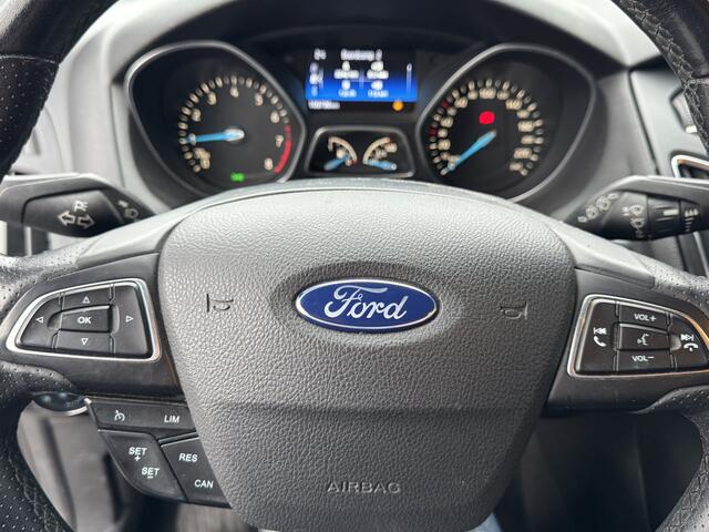 Ford FOCUS Wagon 1.5 150pk H6 ST-Line Navigatie Stoel en Stuurverwarming Trekhaak