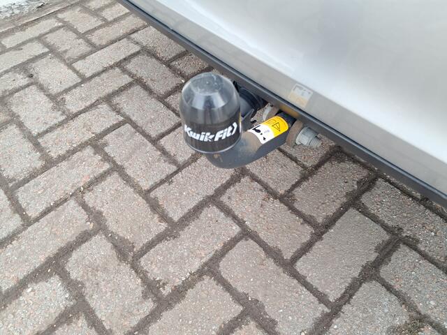 Ford FOCUS Wagon 1.0 EcoBoost Trend Edition Business | Clima | Cruise | LM Velgen | Ndl auto | PDC | Trekhaak | RIJKLAARPRIJS INCL 12 MAANDEN GARANTIE EN BEURT