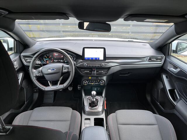 Ford FOCUS Wagon 1.5 EcoBlue ST Line Business Elec trekhaak / Clima / Led / Carplay