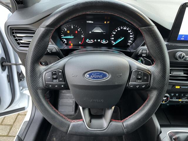 Ford FOCUS Wagon 1.5 EcoBlue ST Line Business Elec trekhaak / Clima / Led / Carplay