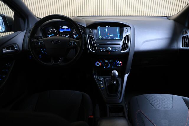 Ford FOCUS Wagon 1.5 ST-Line THAAK NAVI CAMERA CLIMA PDC PARKAss '18