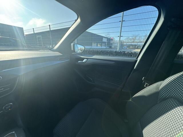 Ford FOCUS 1.0 EcoBoost Hybrid ST Line Style | All Seasonbanden | NL Auto