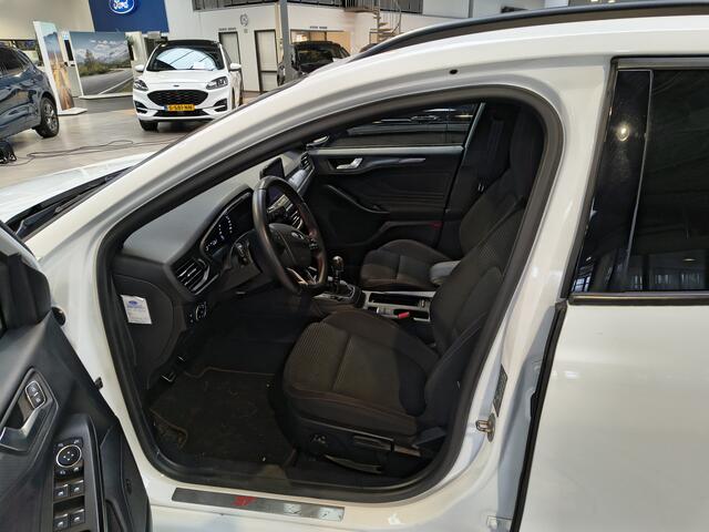 Ford FOCUS Wagon 1.5 EcoBoost 150 pk ST-Line | Trekhaak | Winter Pack | Camera | LED | B&O | 18" | Keyless entry