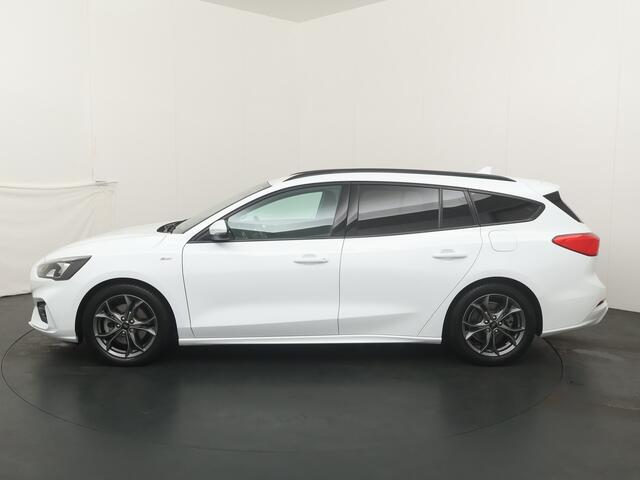 Ford FOCUS Wagon EcoBoost 125 pk ST-Line | Trekhaak | Winter Pack | Camera | 4 seiz. banden | Keyless entry | 100% dealer onderh.
