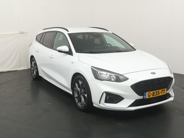 Ford FOCUS Wagon EcoBoost 125 pk ST-Line | Trekhaak | Winter Pack | Camera | 4 seiz. banden | Keyless entry | 100% dealer onderh.