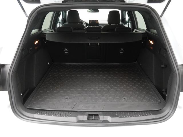 Ford FOCUS Wagon EcoBoost 125 pk ST-Line | Trekhaak | Winter Pack | Camera | 4 seiz. banden | Keyless entry | 100% dealer onderh.