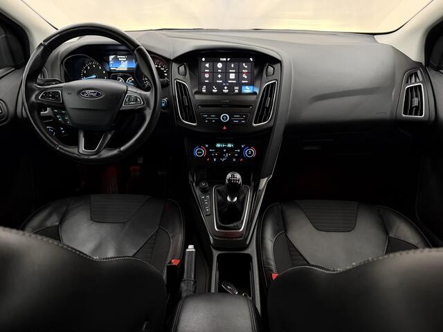 Ford FOCUS Wagon 1.0 Titanium Camera, Half leder, Navi, Keyless start, Stoelverwarming, Cruise control, A start stop, Lichtmetalen velgen