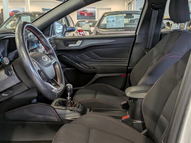 Ford FOCUS 1.0 EcoBoost ST Line Business Airco, Cruise Control, Navigatie, Stuurbekrachtiging