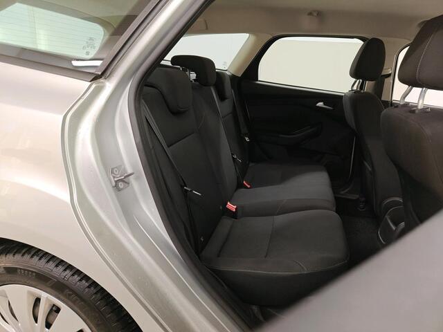 Ford FOCUS Wagon 1.0 Trend 1e Eigenaar | Volledig onderh | NAP | BTW | Trekhaak | Airco | Radio CD | Start/Stop | Hill-Hold | Elek ramen