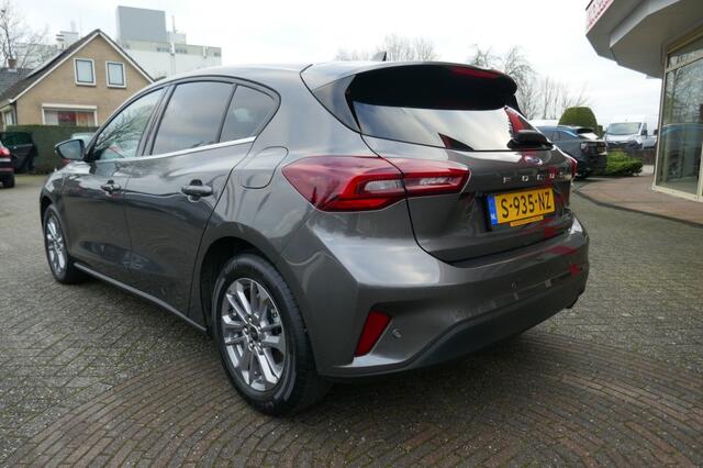 Ford FOCUS 1.0 EBH TITANIUM 125 PK MILDHYBRID / GROOTSCHERM/ APPLE