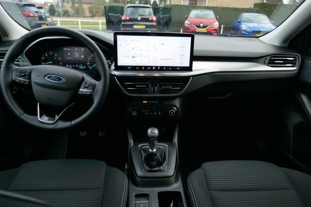 Ford FOCUS 1.0 EBH TITANIUM 125 PK MILDHYBRID / GROOTSCHERM/ APPLE
